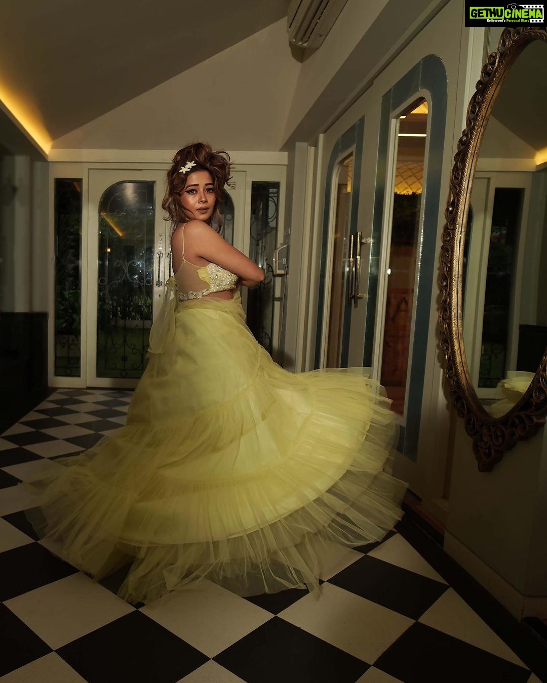 Tina Datta Instagram - 👑🥰❤️♾️ . . . #EklaChaloRe #WarriorPrincess #TinaKaStyle #fashion #style #instagood #lookbook #stylefile #drawthisinyourstyle #tinadatta