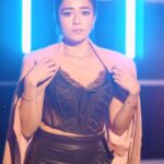 Tina Datta Instagram - Kya hai parwaano ka zamaana hai, Jara ishq ka nazaara hai… Yeh baazar hai kuch fariyado ka, Joh pyaar ke badle, bichadna hai!! . . . #EklaChaloRe #WarriorPrincess #TinaKaStyle #feelkaroreelkaro #feelitreelit #reels #reelsinstagram #fashion #style #lookbook #stylefile #explorepage #tinadatta
