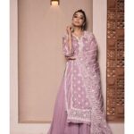 Tina Datta Instagram - The times of joy and happiness, love and laughter… #FestiveMode on!! . . . #EklaChaloRe #WarriorPrincess #TinaKaStyle #festive #festivefashion #festivewear #festivemood #instagood #instadaily #tinadatta