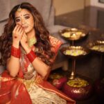 Tina Datta Instagram - Shubho Nobami 🙏🏻❤️ . . . #navratri #navratri2023 #durgapuja #duggadugga #bengaligirl #bong #fashion #style #lookbook #tinadatta