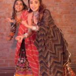 Tina Datta Instagram - A @falgunipathak12 song, two girls getting ready, and Navratri Season, Aur Kya Chaiye? A song we all grew up listening to and is still a favourite ❤️ . . . #feelkaroreelkaro #feelitreelit #NavDinKiKhushi #9DaysofGood #DuggaDugga #reelsinstagram #reels #dance #dancereels #navratri #dancelife #instagood #tinadatta