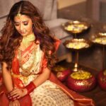 Tina Datta Instagram - Shubho Nobami 🙏🏻❤️ . . . #navratri #navratri2023 #durgapuja #duggadugga #bengaligirl #bong #fashion #style #lookbook #tinadatta