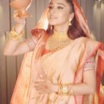 Tina Datta Instagram - বছরের সেই সময়টা, যেটার জন্য আমি উন্মুখ হয়ে থাকি চোখে আনন্দ আর হৃদয়ে ভালোবাসা… শুরু করতে নাচ আর মজার উৎসব!! শুভ মহালয়া এবং শুভ নবরাত্রি সবাইকে…দুগ্গা দুগ্গা!! 🙏🏻❤️ That time of the year, which I look forward to with joy in eyes and love in heart… To begin the festival of dance and fun!! Shubho Mahalaya and Happy Navratri to all… Dugga Dugga !! 🙏🏻❤️ . . . #feelkaroreelkaro #feelitreelit #NavDinKiKhushi #9DaysofGood #reelsinstagram #reels #dance #dancereels #navratri #dancelife #instagood #tinadatta