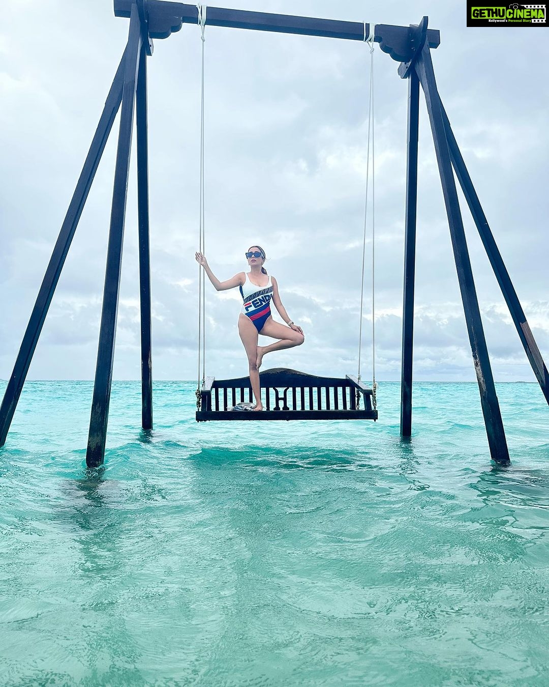 Tina Datta Instagram - The eternal love story with the sea, the infinite depth of water and all that is blue ❤️❤️❤️ . . @ambitiontravelstours @heritanceaarah @nijhawangroup . . #travelphotography #travel #heritanceaarah #maldives #heritancehotelsandresorts #heritanceexperience #travelgram #holidays #vacationmode #tinadatta Heritance Aarah