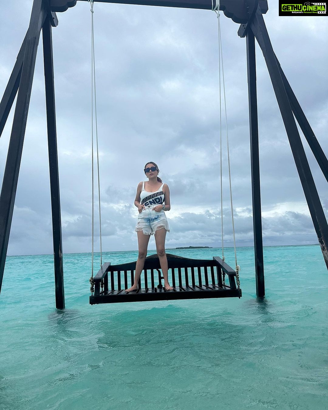 Tina Datta Instagram - The eternal love story with the sea, the infinite depth of water and all that is blue ❤️❤️❤️ . . @ambitiontravelstours @heritanceaarah @nijhawangroup . . #travelphotography #travel #heritanceaarah #maldives #heritancehotelsandresorts #heritanceexperience #travelgram #holidays #vacationmode #tinadatta Heritance Aarah
