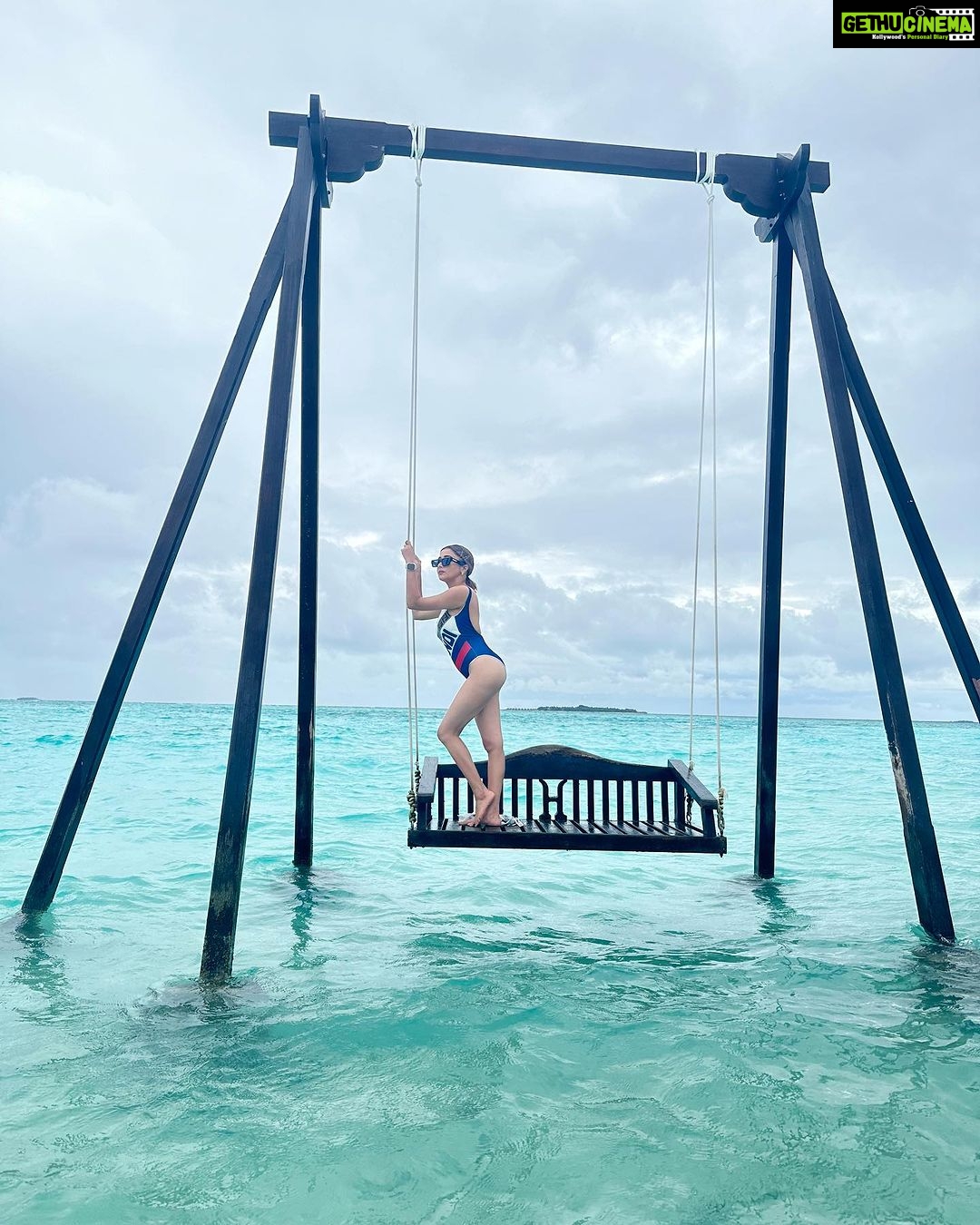 Tina Datta Instagram - The eternal love story with the sea, the infinite depth of water and all that is blue ❤️❤️❤️ . . @ambitiontravelstours @heritanceaarah @nijhawangroup . . #travelphotography #travel #heritanceaarah #maldives #heritancehotelsandresorts #heritanceexperience #travelgram #holidays #vacationmode #tinadatta Heritance Aarah