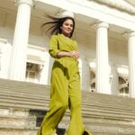 Toral Rasputra Instagram - Moving on and forward ✨✨ Shot by @jaysingal_ Wearing @thelabellife Styled by @yashasvisingh19 Assisted by @aarttiiii__ Makeup by @thombrekapil Hair by @meenakshikolvankar #thursday #instareels #reeloftheday #reelsvideo #reelitfeelit #toralrasputra