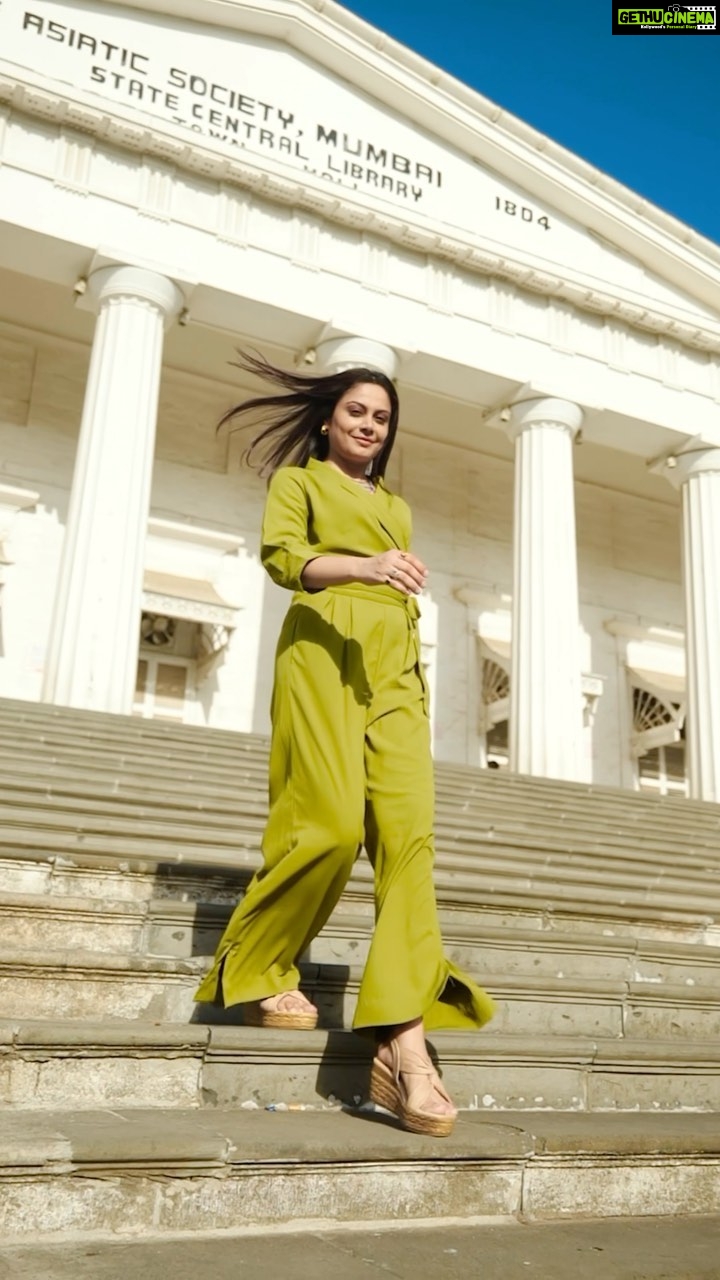 Toral Rasputra Instagram - Moving on and forward ✨✨ Shot by @jaysingal_ Wearing @thelabellife Styled by @yashasvisingh19 Assisted by @aarttiiii__ Makeup by @thombrekapil Hair by @meenakshikolvankar #thursday #instareels #reeloftheday #reelsvideo #reelitfeelit #toralrasputra