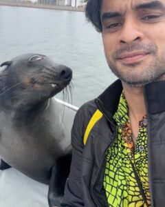 Tovino Thomas Instagram - Let’s talk about the bloody 30 acres of sea !! 🥴

#atlanticocean #namibia #walvisbay #pelican #seal #albatros