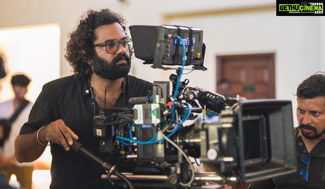 Tovino Thomas Instagram - IDENTITY The Movie Starts Rolling Today..! 120 days of shoot.. Over a span of 7 months.. Fingers crossed 🤞 @identity_themovie @akhilpaul_ @anaskhan_offcl @tovinothomas @trishakrishnan @vinayrai79 @mandirabedi @akhilarakkal @chaman.chakko @centuryfilms.in #IDENTITY #StartsRolling #Sept23