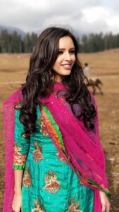Tripti Dimri Instagram - Celebrating 5 years of Laila Majnu🌟 A film that will ALWAYS hold a special place in my heart ♥️ Here's some fun bts from the sets of LM💁‍♀️ @ektarkapoor @balajimotionpictures @preetyali @imtiazaliofficial #sajidali @avinashtiwary15 @sumitkaul10 @sahibabali @abrarqazi47