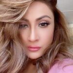 Urvashi Dholakia Instagram - IM STRONGER THAN EVER !! ✨ : : #urvashidholakia #reels #instagram #philosophy #thoughts #instagood #reelitfeelit #trending #lifeisgood #💋