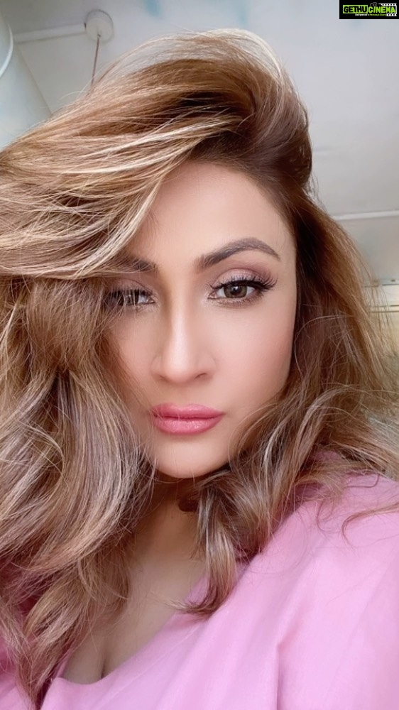 Urvashi Dholakia Instagram - IM STRONGER THAN EVER !! ✨ : : #urvashidholakia #reels #instagram #philosophy #thoughts #instagood #reelitfeelit #trending #lifeisgood #💋