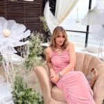 Urvashi Dholakia Instagram - What A Sunday it’s been 😍🥰💞 #pink : : #urvashidholakia #reels #instafashion #reelitfeelit #reelsinstagram #love #sunday #well #done #💖