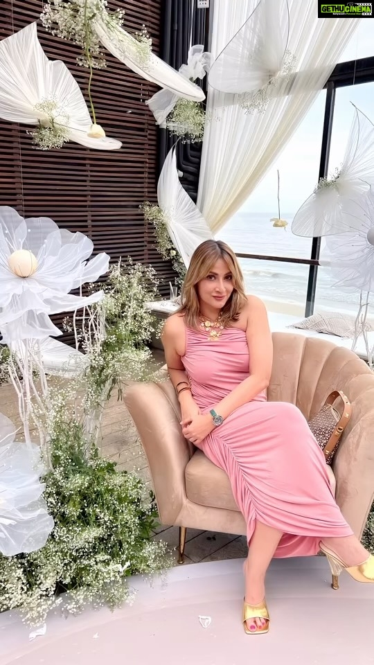 Urvashi Dholakia Instagram - What A Sunday itβs been ππ₯°π #pink : : #urvashidholakia #reels #instafashion #reelitfeelit #reelsinstagram #love #sunday #well #done #π