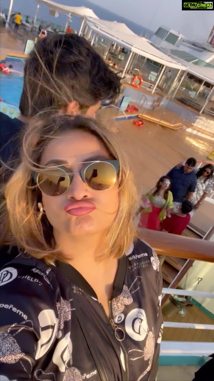 Urvashi Dholakia Instagram - AGAIN NO CAPTION NEEDED ✨ I love u my baby @sagardholakia ❤️ : : #urvashidholakia #reels #moment #of #happiness #love #life #emotions #bliss #gratitude #❤️ #motherslove