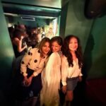Urvashi Dholakia Instagram - Just having a good time nothing else !!!! @taranaraja @mmmjyoti @sumonachakravarti @preeti3timesbond @aneeshajanet ✨💞💃 : : #urvashidholakia #aboutlastnight #fun #times