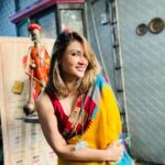 Urvashi Dholakia Instagram - Colourful Sunday 🥰 : : #urvashidholakia #saree #love #candid #justme #live #love #laugh #smile #behappy #alwaysandforever #💋
