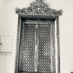 Urvashi Dholakia Instagram - Monday is a Photo Dump Day ❤️✨ #🙏🏻 : : #urvashidholakia #throwback #travel #holiday #thailand #bangkok #buddha #temple #palace #beautiful #memories #🥰 #my #photography