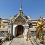 Urvashi Dholakia Instagram - Monday is a Photo Dump Day ❤️✨ #🙏🏻 : : #urvashidholakia #throwback #travel #holiday #thailand #bangkok #buddha #temple #palace #beautiful #memories #🥰 #my #photography