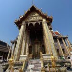 Urvashi Dholakia Instagram - Monday is a Photo Dump Day ❤️✨ #🙏🏻 : : #urvashidholakia #throwback #travel #holiday #thailand #bangkok #buddha #temple #palace #beautiful #memories #🥰 #my #photography