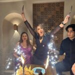 Urvashi Dholakia Instagram - Eternally blessed & and grateful for being surrounded by a beautiful family, and the most amazing friends, who have stood by me all along ❤️ Thank you all so much for making my birthday so special as always but this one was clearly the best ❤️❤️❤️❤️❤️❤️ #happybirthdaytome 🙏🏻🥂