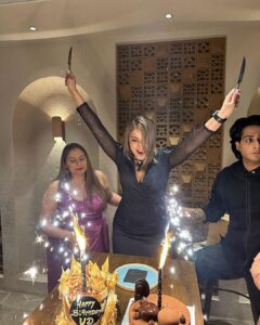 Urvashi Dholakia Instagram - Eternally blessed & and grateful for being surrounded by a beautiful family, and the most amazing friends, who have stood by me all along ❤️ Thank you all so much for making my birthday so special as always but this one was clearly the best ❤️❤️❤️❤️❤️❤️ #happybirthdaytome 🙏🏻🥂