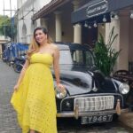 Vahbbiz Dorabjee Instagram – Wandering on the Streets of Galle #srilanka 
One of my favorite cafes out there Pedlars Inn..
@goldcoastfilmsofficial #visitsrilanka

Outfit:- @ajiolife Galle Fort