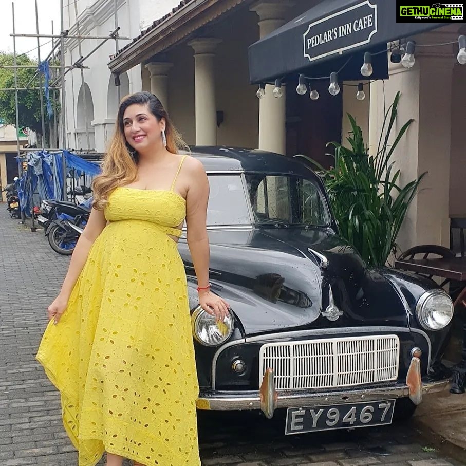 Vahbbiz Dorabjee Instagram - Wandering on the Streets of Galle #srilanka One of my favorite cafes out there Pedlars Inn.. @goldcoastfilmsofficial #visitsrilanka Outfit:- @ajiolife Galle Fort