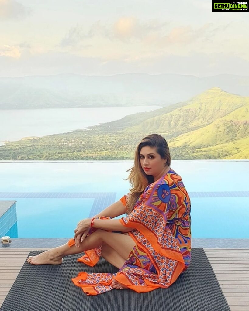 Vahbbiz Dorabjee Instagram - @thecliffpanchgani is in the lap of nature surrounded by the magical views of the valley & the lake. Highly recommended for a getaway with Friend's and Family🙂 Also a special mention for their courteous staff.Absolutely loved the food at Global Kitchen. #majormissing❤️ #weekendgetaway #weekendvibes #panchgani The Cliff Resort & Spa, Panchgani