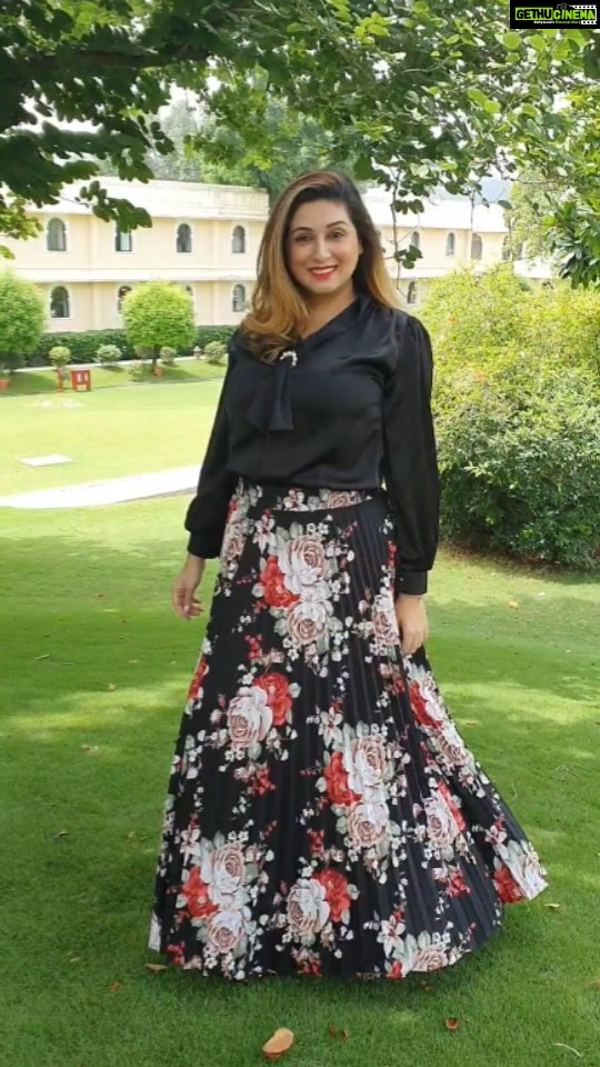 Vahbbiz Dorabjee Instagram - Flaunting my Beautiful Outfit in Beautiful #udaipur Udaivilas Udaipur