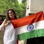 Vahbbiz Dorabjee Instagram - May the glory of Independence Day be with us forever. Here's wishing you a very happy Independence Day🇮🇳 I Love my India..One of the strongest and most diverse cultures in the World❤️