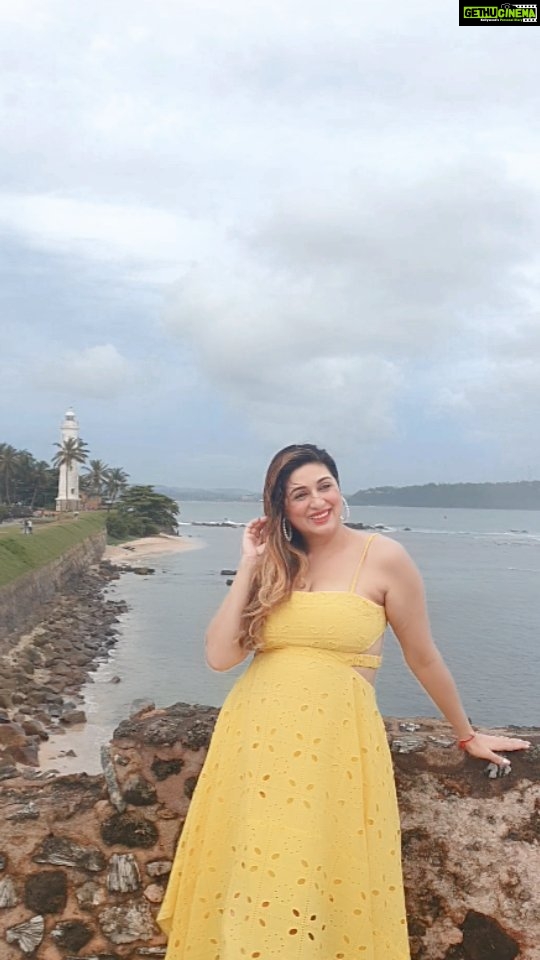 Vahbbiz Dorabjee Instagram - #weekendslikethese #shootlife #gypsysoul Love my Work❤️ @goldcoastfilmsofficial Outfit:- @ajiolife #srilanka Galle Fort