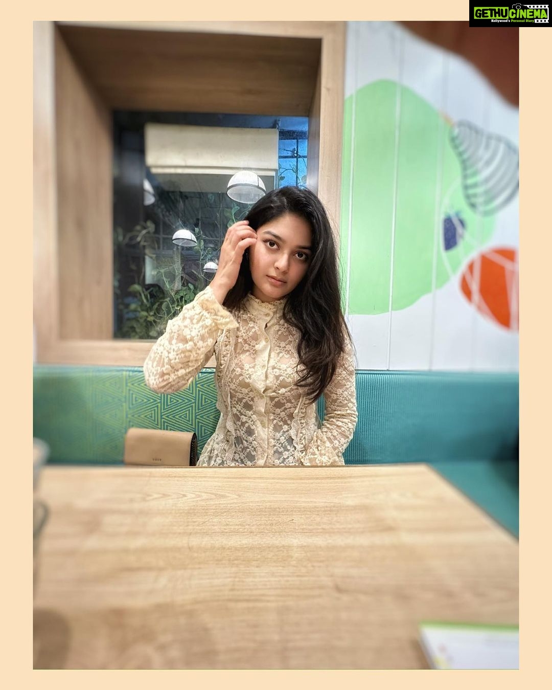 Vaibhavi Shandilya Instagram - Embracing a relaxed atmosphere at a local cafe Bombay Salad Co.