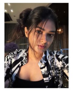 Vaibhavi Shandilya Instagram - Even the stars are jealous of the sparkle in her eyes 
#instagram #sunday