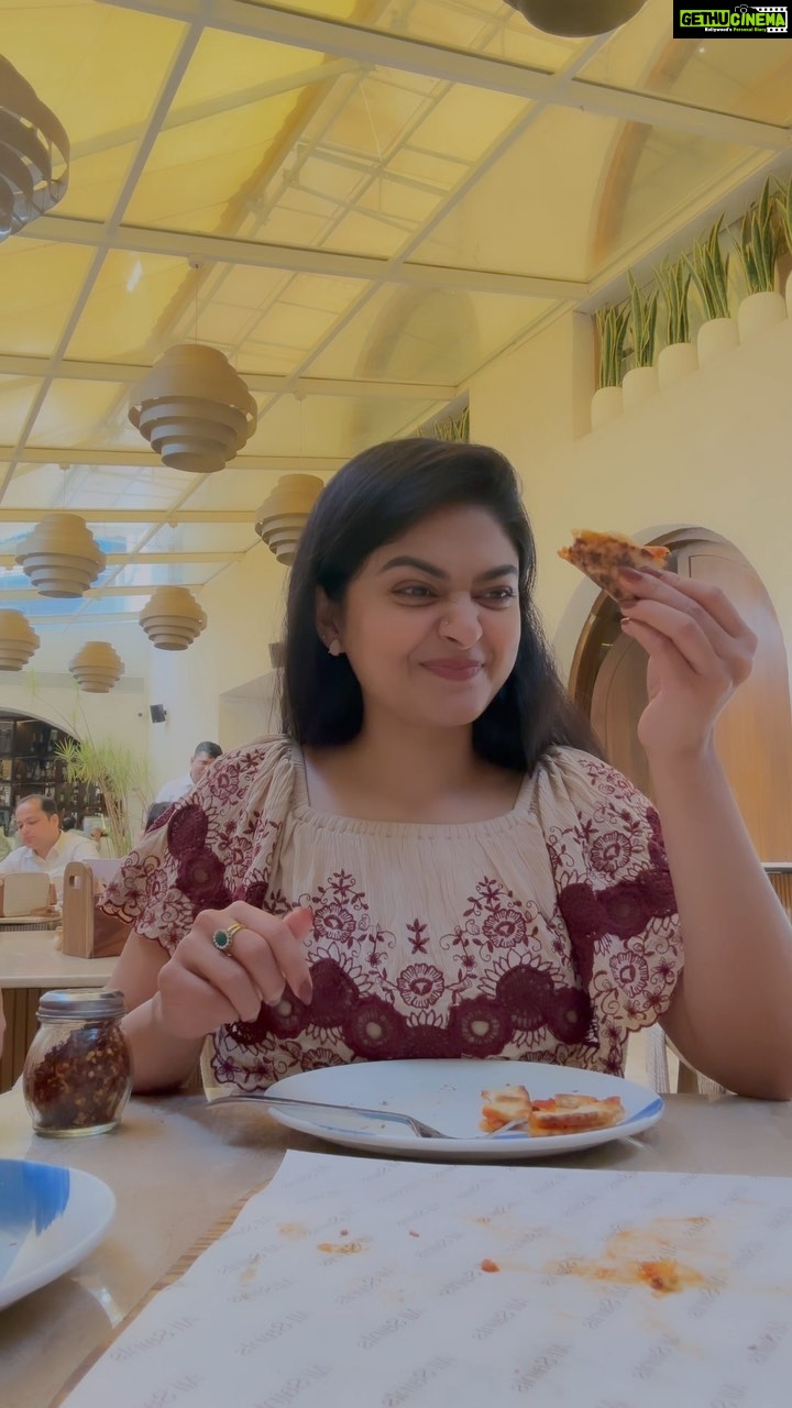 Vaibhavi Shandilya Instagram - π Pizza Girl, in the Pizza World π π indulging in an extraordinary experience with every bite β a delicate, butter chicken pizza thatβs a symphony of flavors, leaving me utterly captivated and the rest is history! #pizza #pizzagirl #pizzalover #cheatmeal #cheatday #cheatdayeats All Saints Mumbai
