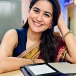 Vaidehi Parashurami Instagram – “Nothing can dim the light that shines from within.”
– Maya Angelou

#worldmentalhealthday #embraceyourself 
#addressyouremotions #standbyyou ✨