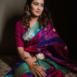 Vaidehi Parashurami Instagram - साडी = प्रेम Saree - @pratha_sarees Hair by @nilampatel12 Make-up by @vinayak_makeup Shot by @trilogy_works Managed by @prernaasuryawanshi Assisted by @poojatayde #StarPravahGaneshotsav2023