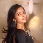Vaishnavi Chaitanya Instagram - This song is an Addiction❤️ #baby ❤️ #reels See you all in theatres on July 14th🤩🤗 @sairazesh @sknonline @vijai_bulganin @balreddy_p @ananddeverakonda @viraj_ashwin_jarajapu @dheerajmogilineni @sonymusic_south @housefull.digital @shreyasgroup @massmoviemakers
