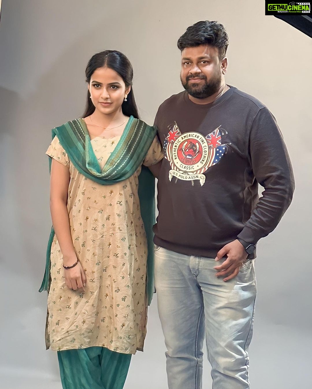 Vaishnavi Chaitanya Instagram - Happy birthday @sairazesh sir! π You are such an inspiration to me and many others. You have shown us how to be a versatile and talented filmmaker, who can write, direct and produce amazing stories. You have a unique vision and a passion for your craft, and I admire you for that. You have also been a kind and generous mentor, who has helped me grow as an actor. I owe you so much for your guidance and support for #babythemovie I hope you have a wonderful day and a successful year ahead. You deserve all the happiness and recognition in the world. Thank you for being you, Sai Rajesh sir!