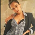 Vaishnavi Dhanraj Instagram - See..The caption is very captivating ..♠️ #wearingpapasshirt