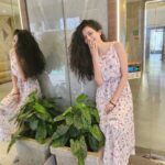 Vaishnavi Dhanraj Instagram - Mirror mirror on the wall. Who is the stupidest of them all .. ? Me me me ..