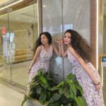Vaishnavi Dhanraj Instagram - Mirror mirror on the wall. Who is the stupidest of them all .. ? Me me me ..