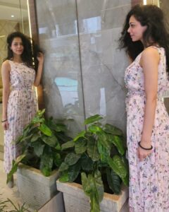 Vaishnavi Dhanraj Instagram - Mirror mirror on the wall.  Who is the stupidest of them all .. ?

Me me me ..