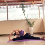 Vaishnavi Gowda Instagram - Yoga makes us find the peace which lies within us ! ✨ Yoga not just today but everyday ❤️ #internationalyogaday #yoga #yogapractice Ps - dad is my yoga partner for life .. ✨