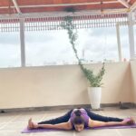 Vaishnavi Gowda Instagram - Yoga makes us find the peace which lies within us ! ✨ Yoga not just today but everyday ❤️ #internationalyogaday #yoga #yogapractice Ps - dad is my yoga partner for life .. ✨