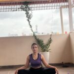 Vaishnavi Gowda Instagram - Yoga makes us find the peace which lies within us ! ✨ Yoga not just today but everyday ❤️ #internationalyogaday #yoga #yogapractice Ps - dad is my yoga partner for life .. ✨
