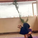 Vaishnavi Gowda Instagram - Yoga makes us find the peace which lies within us ! ✨ Yoga not just today but everyday ❤️ #internationalyogaday #yoga #yogapractice Ps - dad is my yoga partner for life .. ✨