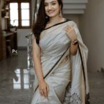 Vaishnavi Gowda Instagram - Black n white saree is a different feel 🫧 📸 - @pkstudiophotography