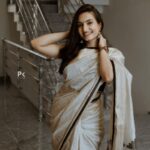 Vaishnavi Gowda Instagram - Black n white saree is a different feel 🫧 📸 - @pkstudiophotography
